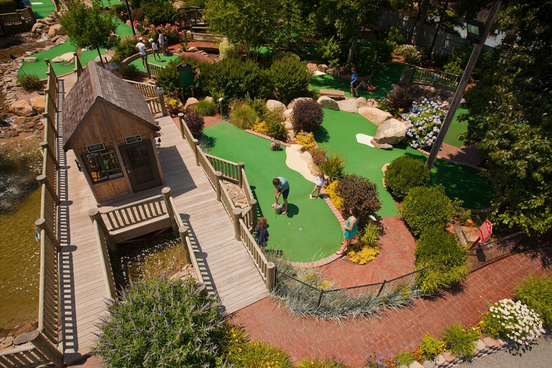 ARNOLDS ADVENTURE MINI GOLF